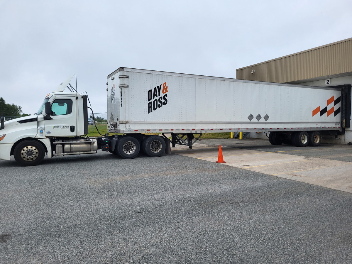 Moncton hauling - tractor‑trailer