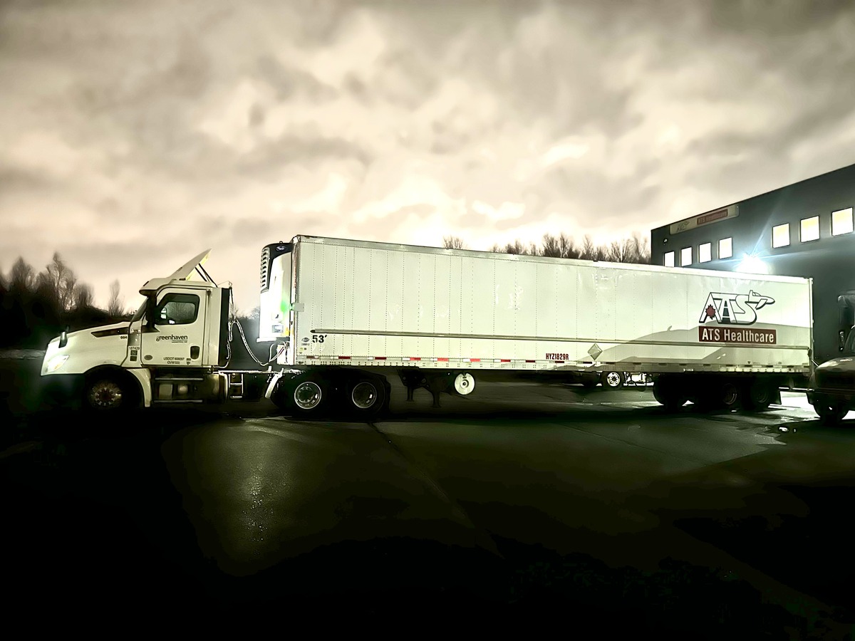 Hauling - straight truck